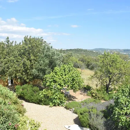 Attractive Portuguese Farm With Modern Decoration Сasa de vacaciones